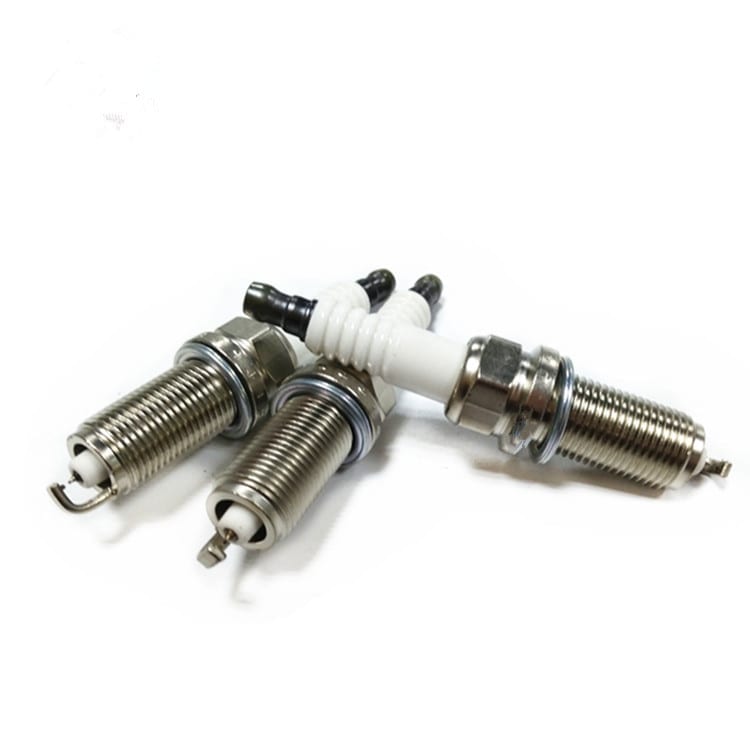 Auto parts for Kenyan market Original spark plug 3.5 (6) i V-6 24V GSV40 3426 FK20HR-11 Iridium Long Life Plug 90919-01247